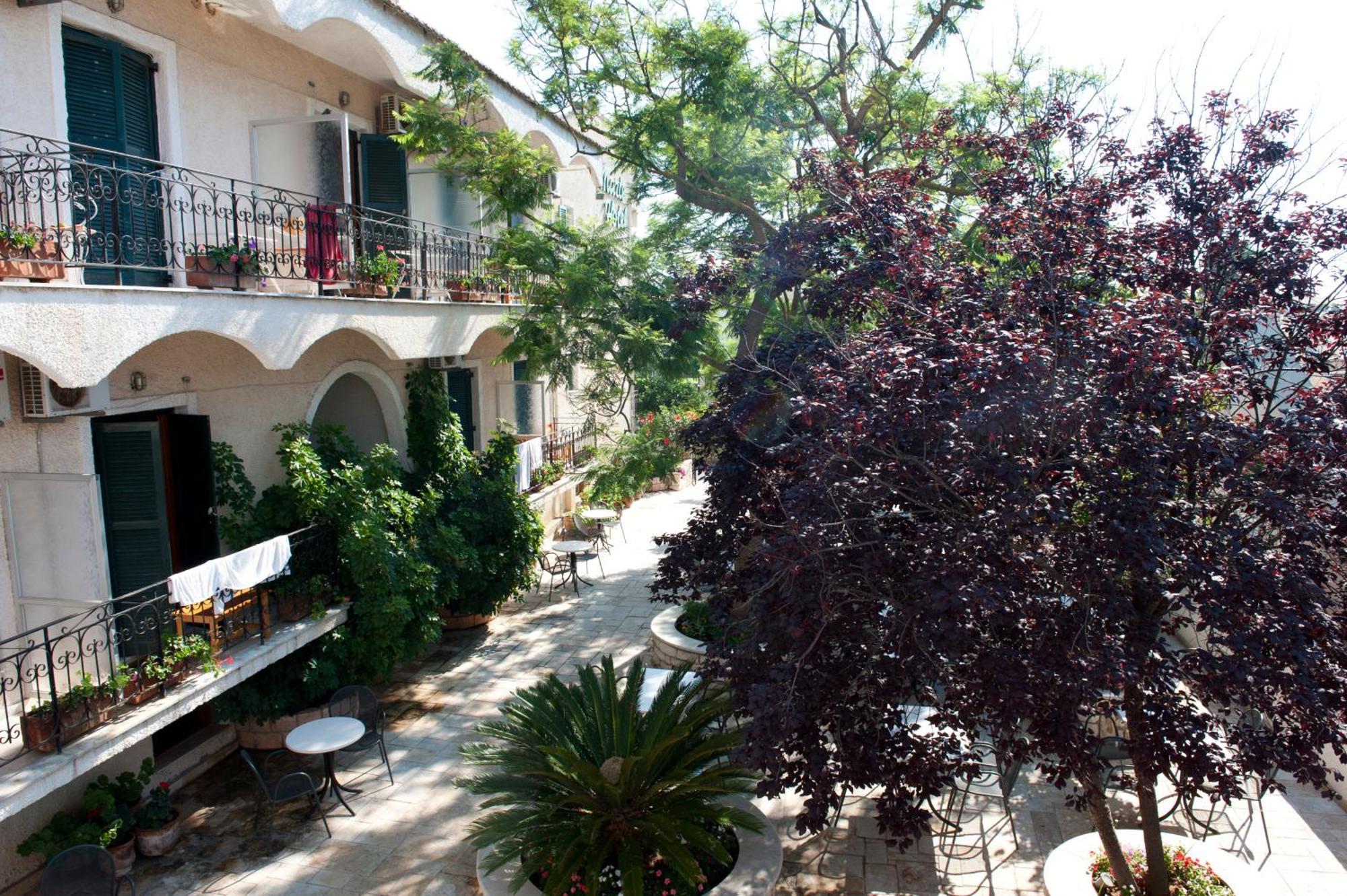 Marie Hotel Acharavi  Exterior foto