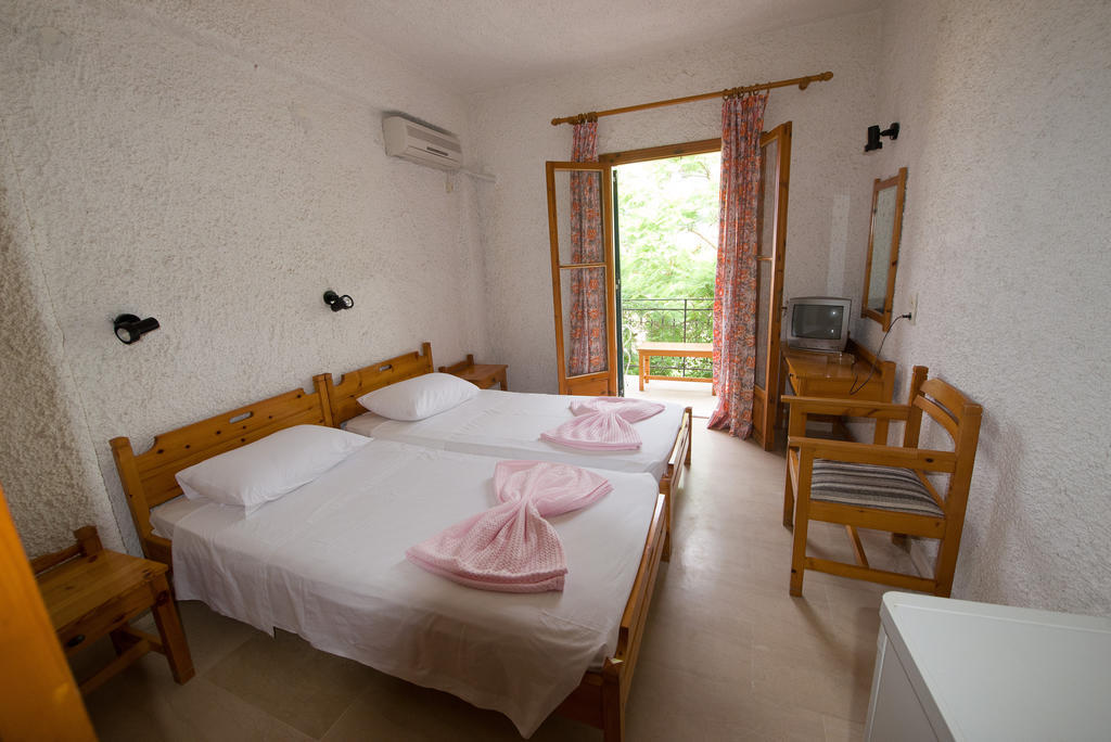 Marie Hotel Acharavi  Quarto foto